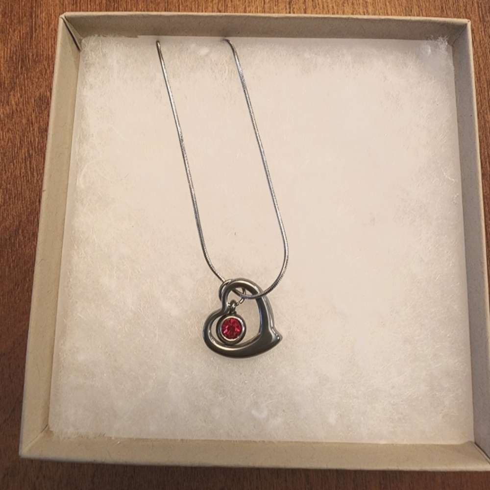 NIB Handmade Stainless Steel Necklace with Floating Heart ❤️